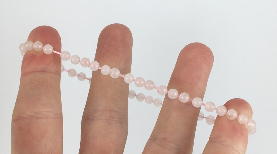 Náramek růženín na gumičce