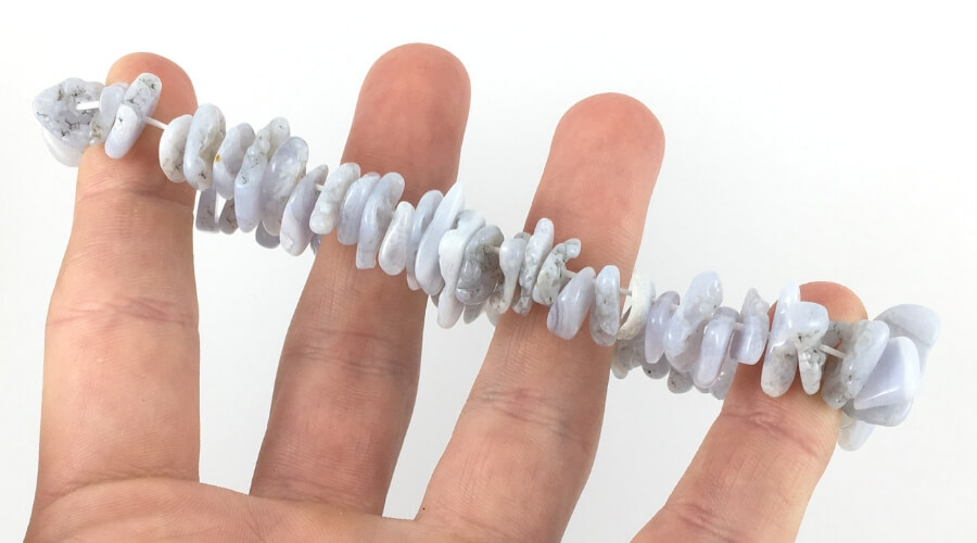 Náramek chalcedon na gumičce
