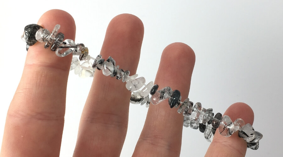 Náramek křišťál s turmalínem na gumičce