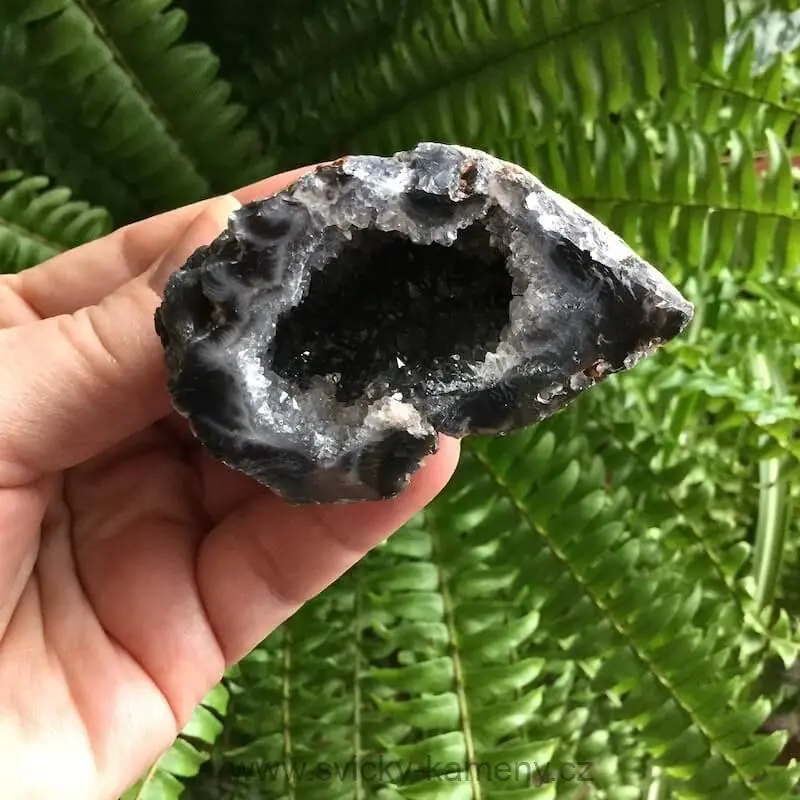 ACHÁT PEŘÍČKOVÝ GEODA velikost 64 x 34 x 42 mm, 85g.