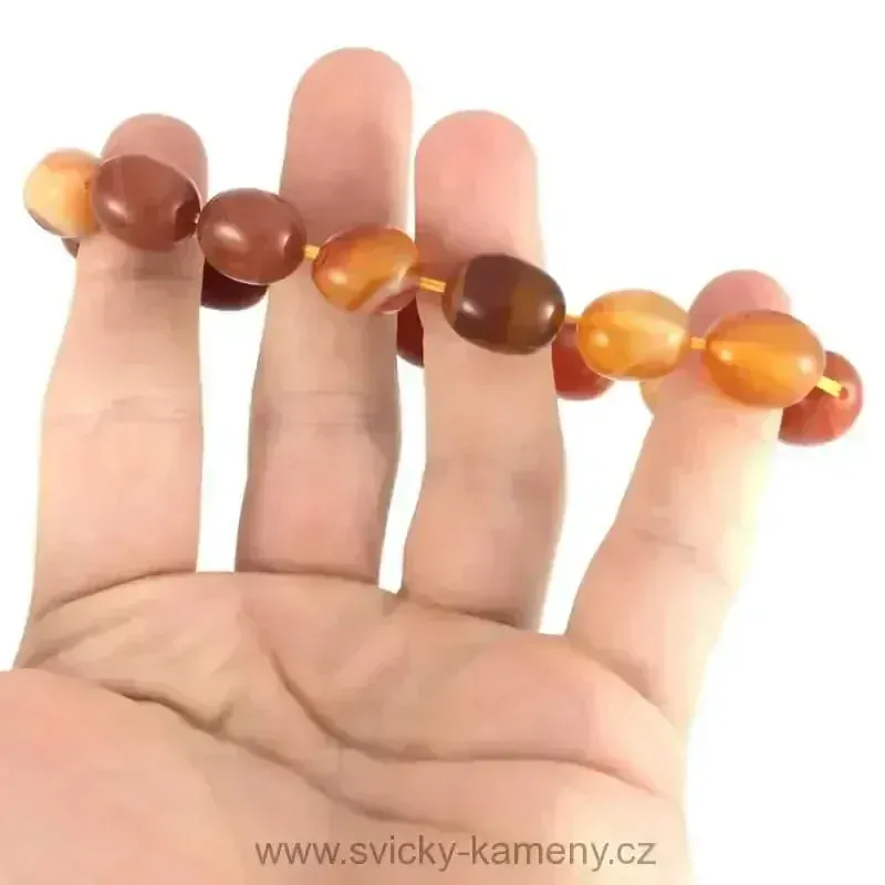 NÁRAMEK Z KORÁLKŮ - TROMLOVANÝ KARNEOL BAREVNÝ 