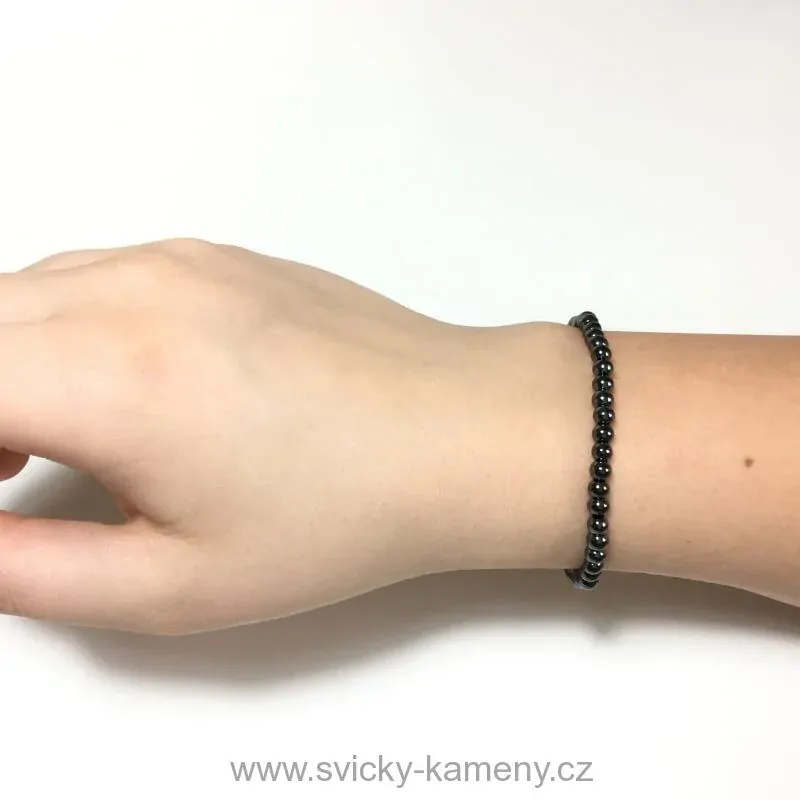 NÁRAMEK Z KORÁLKŮ - HEMATIT 4mm