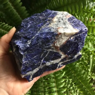 SODALIT MINERÁL velikost 113 x 98 x 90 mm, 1522g.