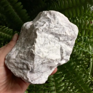 MAGNEZIT MINERÁL velikost 103 x 90 x 64 mm, 654g.